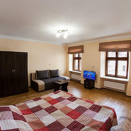Квартира В Центрі На Вулиці Вірменській 12 Є Дві Спальні Двуспальні Ліжка Lviv Buitenkant foto
